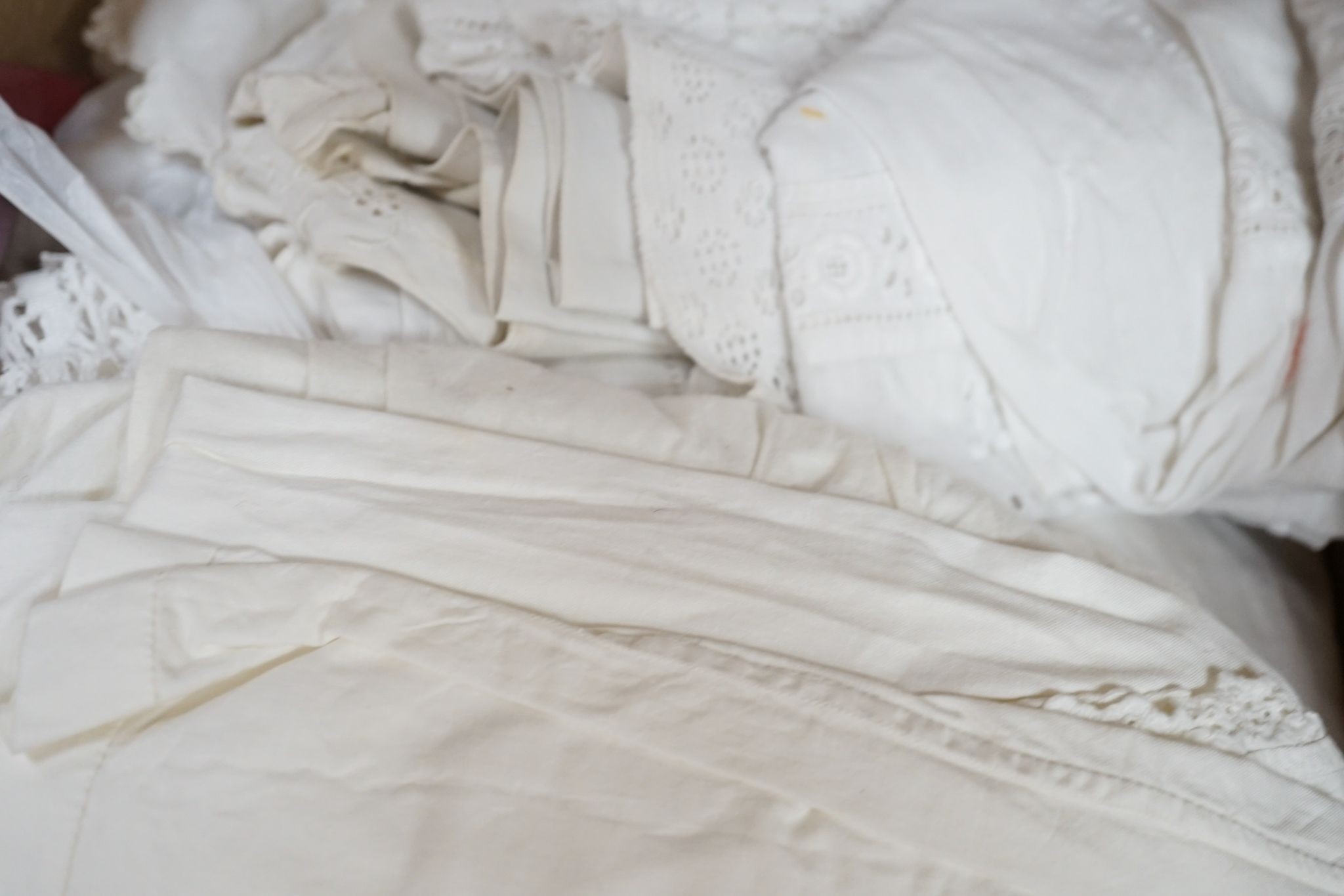 A quantity of linen